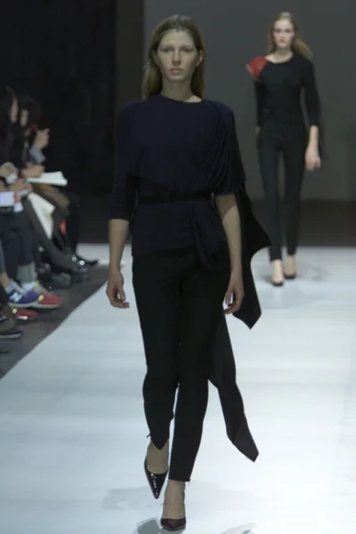 Look 15